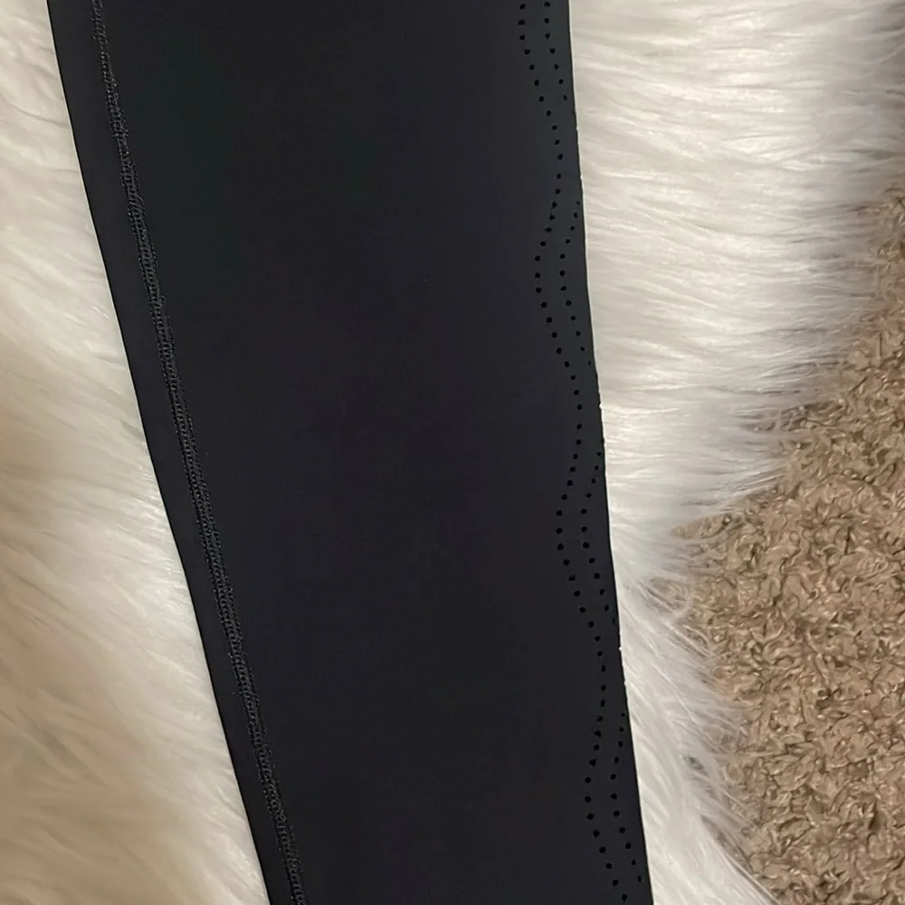 Ultracor Perforated and Swivel Leggings - Picture 3 of 8